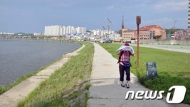 [단신] 강릉 33℃ 웃도는 폭염