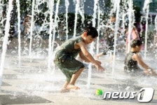 [화보] 안동 월영공원 바닥분수 인기절정