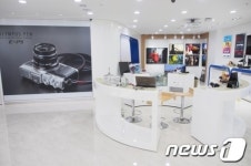 올림푸스, 강남 직영점 확장 이전