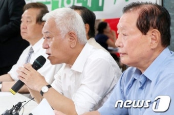 상임고문단 간담회 모두발언하는 김한길 대표