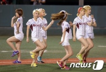 야구장에서 펼쳐진 멋진 파이브돌스 무대