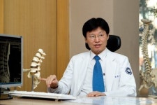 윌스병원 박춘근 병원장, 러시아서 韓우수의술 소개