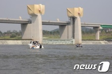 [화보]녹조·문화재 훼손·바닥보호공유실 금강도 심각