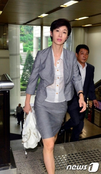 '법정 들어가는 노소영 관장'