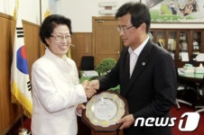 [동정] 김화중 전 복지부 장관 충북명예도지사 위촉
