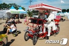 수원 화성행궁광장, 이색자전거 체험 인기만점