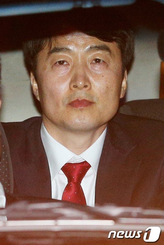 윤석열 전 대통령, 강제구인 무산 후 15일 오후 2시까지 소환 재지휘 예정