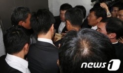 구인장 가져온 국정원