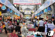 포항 죽도시장 가보니…추석 대목 실종