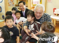 동심에 빠진 김한길