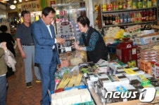 박우섭 인천 남구청장, 석바위 등 전통시장인 격려