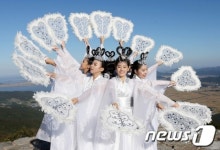 아름다운 성무 펼치는 칠선녀