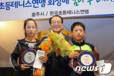 [단신]안동용상초교 박민종, 전국테니스대회 최우수상