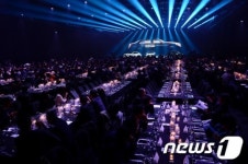 The New S-Class 출시