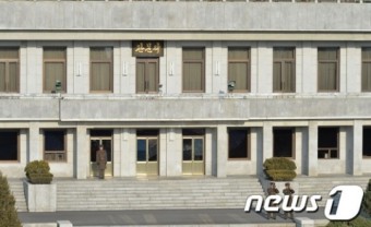 바이든 부통령 움직임 살피는 북한군