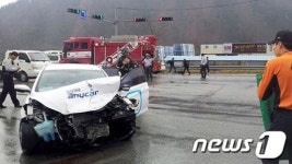 강릉 성산면서 승용차 추돌…2명 중상