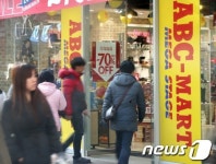 명동 상가 여전히 개문난방