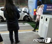 대전 둔산동 시내버스 추돌…운전자 부상