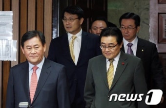 여야 원내대표단, 국정원개혁 특위 공청회장 방문