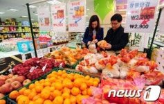 설 앞두고 과일 원산지 단속
