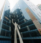 강남역 알짜 빌딩이 3년째 유령빌딩된 사연은