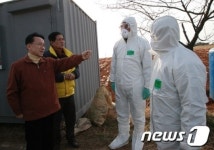 김완주 전북지사, AI 차단 방역현장 방문