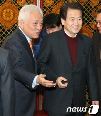 상임고문단 간담회 참석하는 김한길-정동영