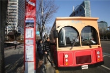 강남구, 2월부터 트롤리버스에 이야기꾼 배치