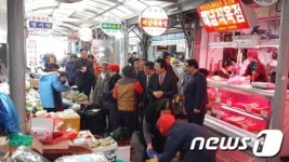 [동정]김종식 완도군수, 재래시장 격려방문
