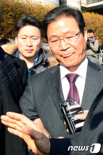 김용판 '나는 무죄인데…'