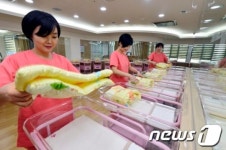 깨끗하게 마련된 송파산모건강증진센터 신생아실