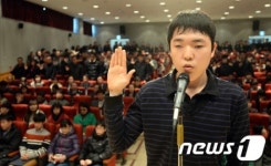 세상으로 나가는 서울맹학교 졸업생들