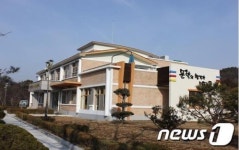 충북 문학관 개관..지역 문인 한눈에