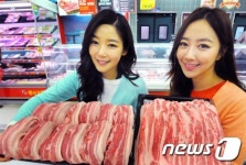 홈플러스, 삼겹살 및 목심 950원 판매