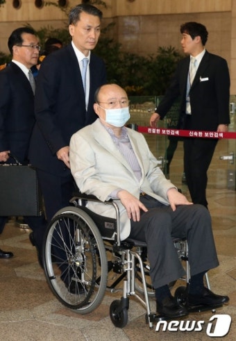 김승연 한화그룹 회장, 침묵 속 미국행