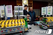 공고 실습실 찾은 현오석 부총리