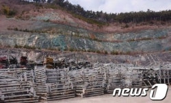 거제 덕곡 석산, 흉물 방치…무슨 일이…