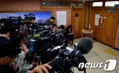 [세월호 침몰] 단원고 교감 진도체육관 인근 야산서 숨진채 발견