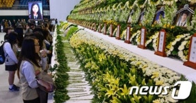 [세월호 침몰] 단원고등학교 학생들,  합동분향소 조문