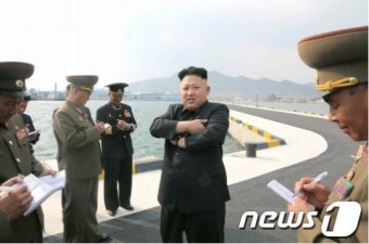 北 김정은, 여성 방사포부대 포사격훈련 참관