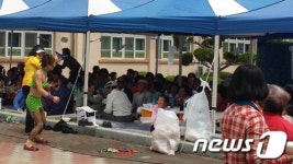안동 국회의원·도의원, 술판·춤판 찾아 인사