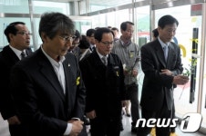 [세월호 참사] 영월군청 헌화 행렬