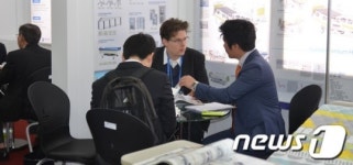 [화보]강원의료기기, 해외바이어 호응 높아