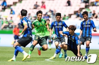다 잡은 승리 놓친 전북, 인천과 1-1 무