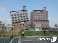 아산테크노밸리 내 7층 건물 기울어져 붕괴위기 (2보)