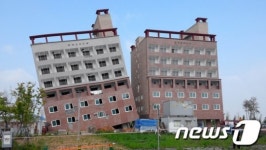 아산테크노밸리 신축 오피스텔 20도나 기울었네