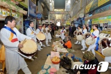 정선 5일장 장터공연 재개