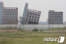 아산테크노밸리 내 오피스텔 위태로운 모습