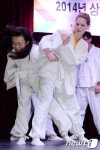 택견 시범 보이는 외국인 유학생들