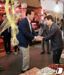 첫 주말 재래시장 찾은 정몽준 후보